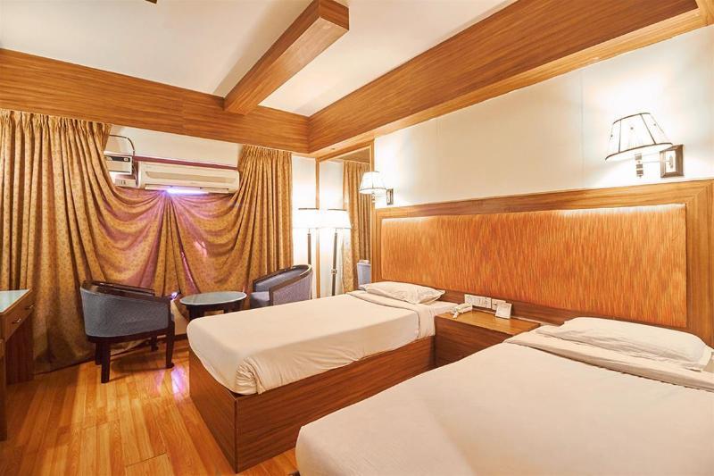 The Checkers Hotel Ченай Екстериор снимка