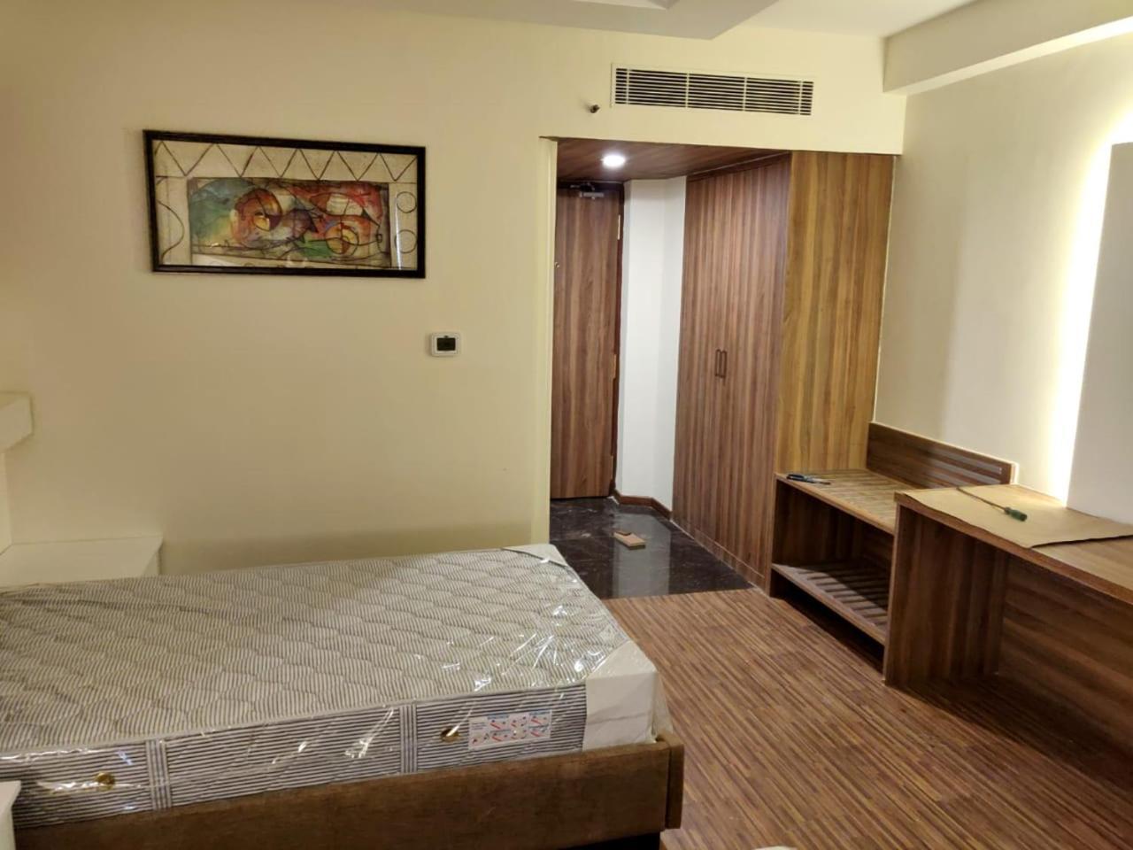 The Checkers Hotel Ченай Стая снимка